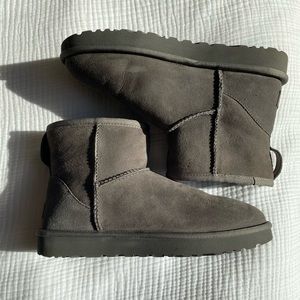 UGG CLASSIC MINI II BOOTS GRAY SIZE 9
